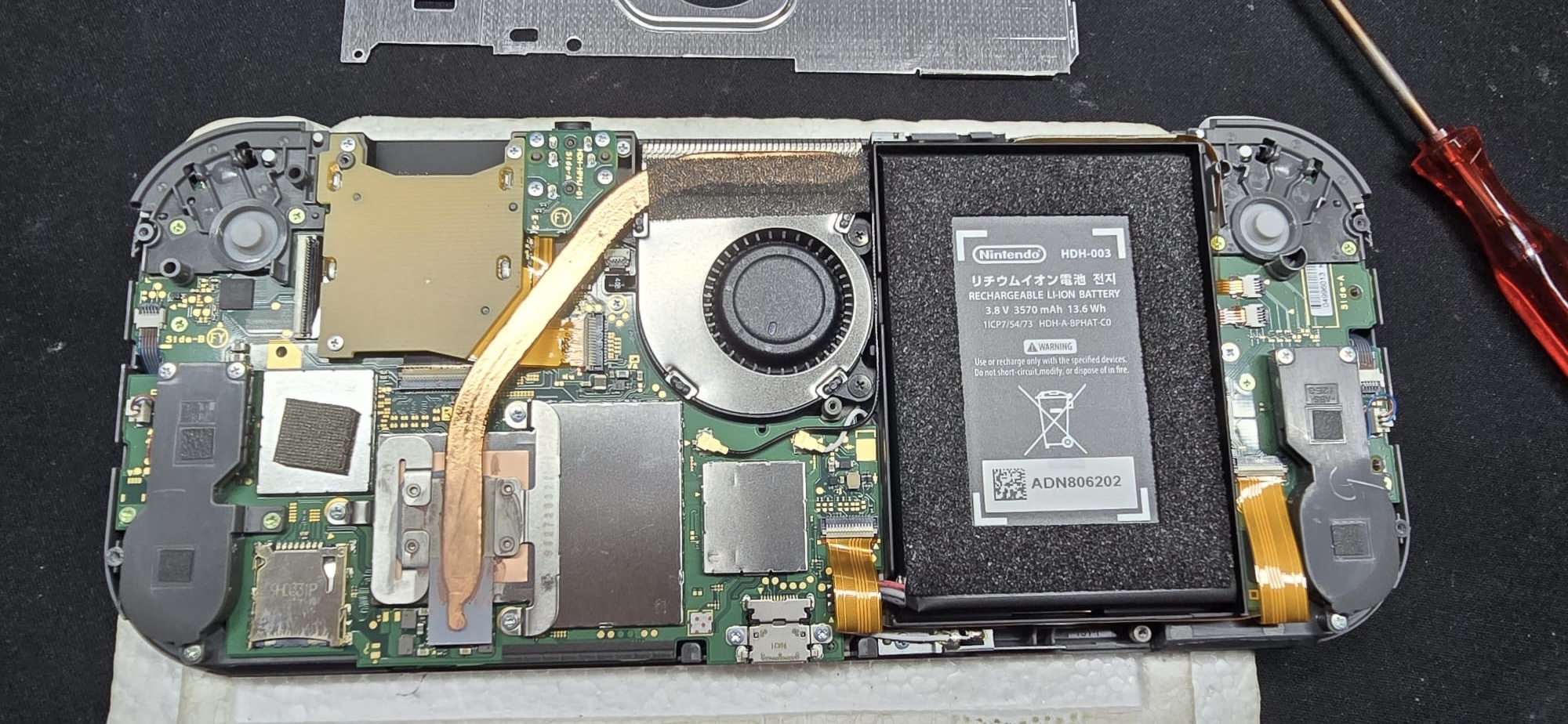 84B8B2A5 BE05 4A61 A781 C03308E980C4